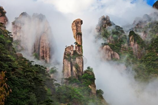 江西十大最受欢迎景点 庐山和景德镇最出名，五大名山上榜