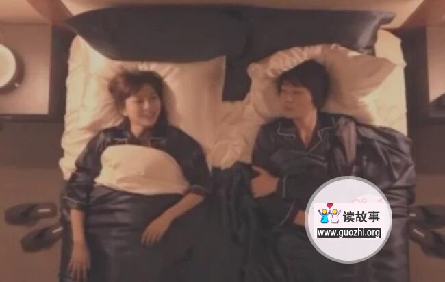 日本新综艺明星和素人同居7天 睡一张床上引人遐想